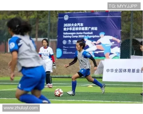 足球表面破损问题的成因分析与解决方案探讨